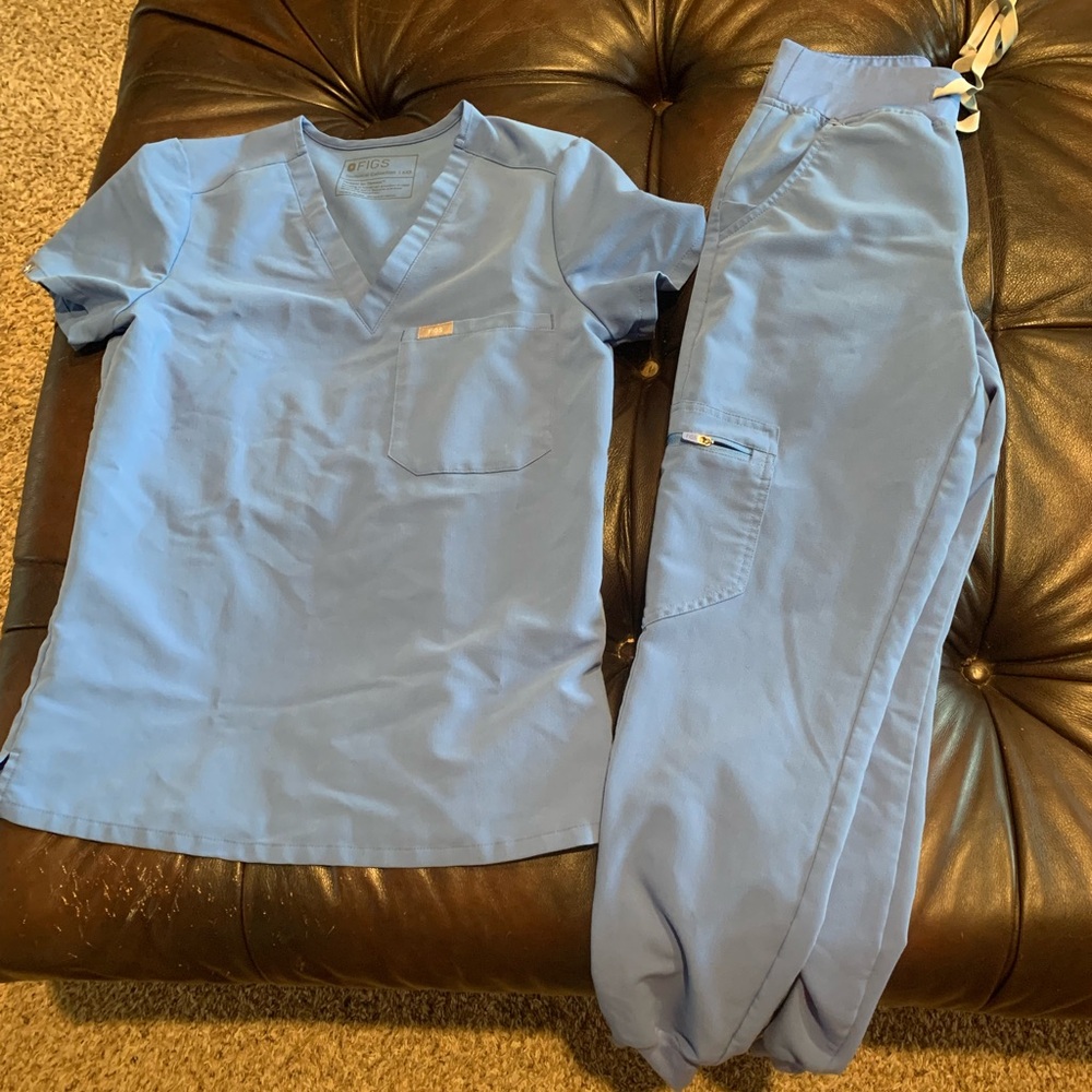 Figs Catarina One Pocket top and Zamora High waisted Joggers in Ceil blue. XXS